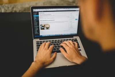 Cours d'initiation à WordPress, Photoshop, Lightroom, Capcut